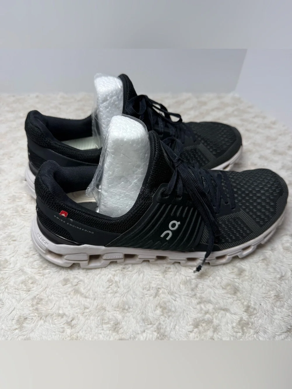 On Running Women's Athletic Shoes in Black and Gray